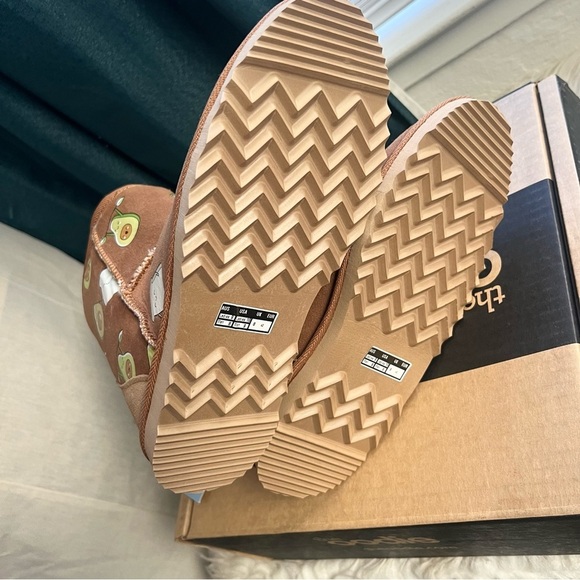 The Oodie Avocado Ugg Style Boots - Picture 5 of 7